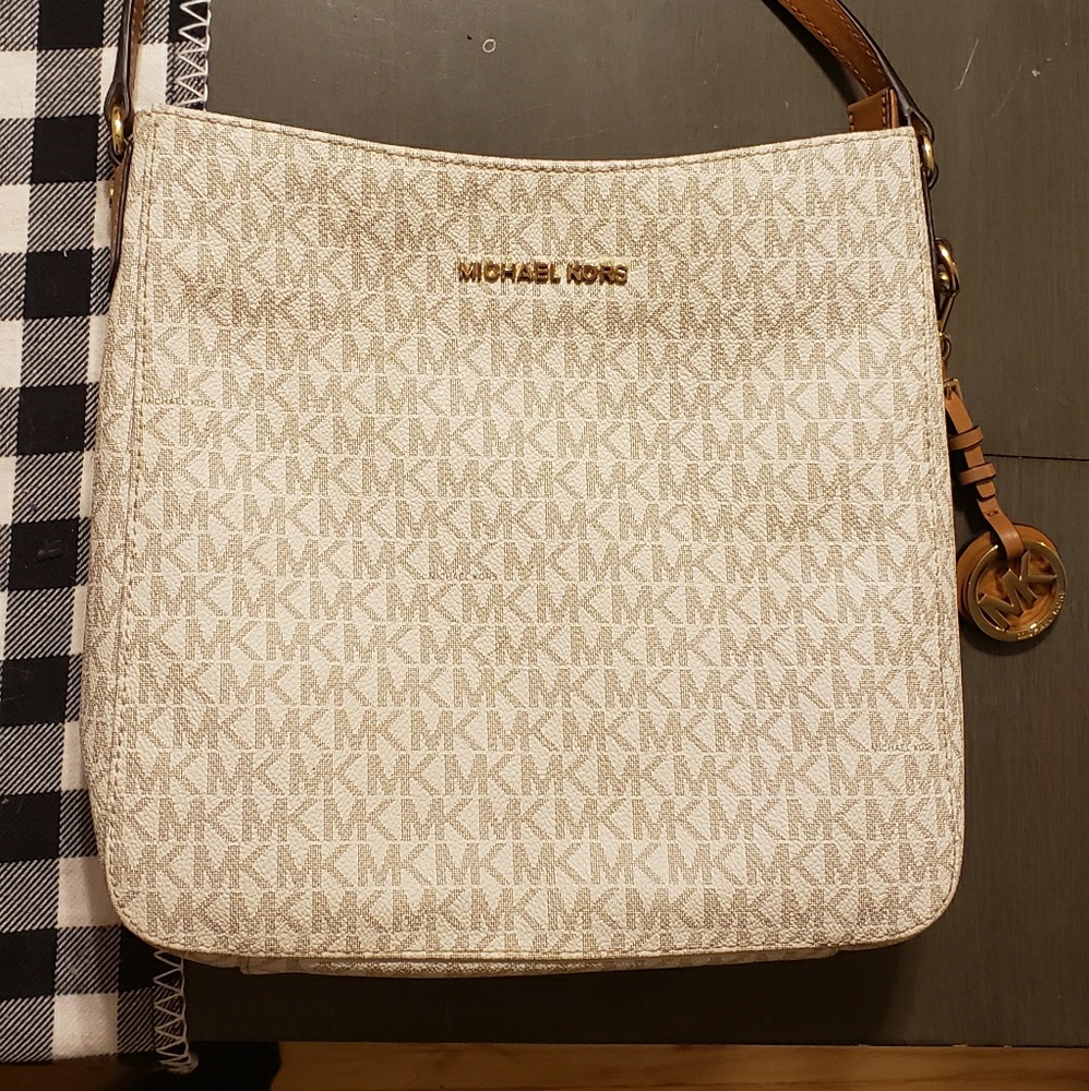 Michael Kors Jet Set Travel Large Logo Messenger